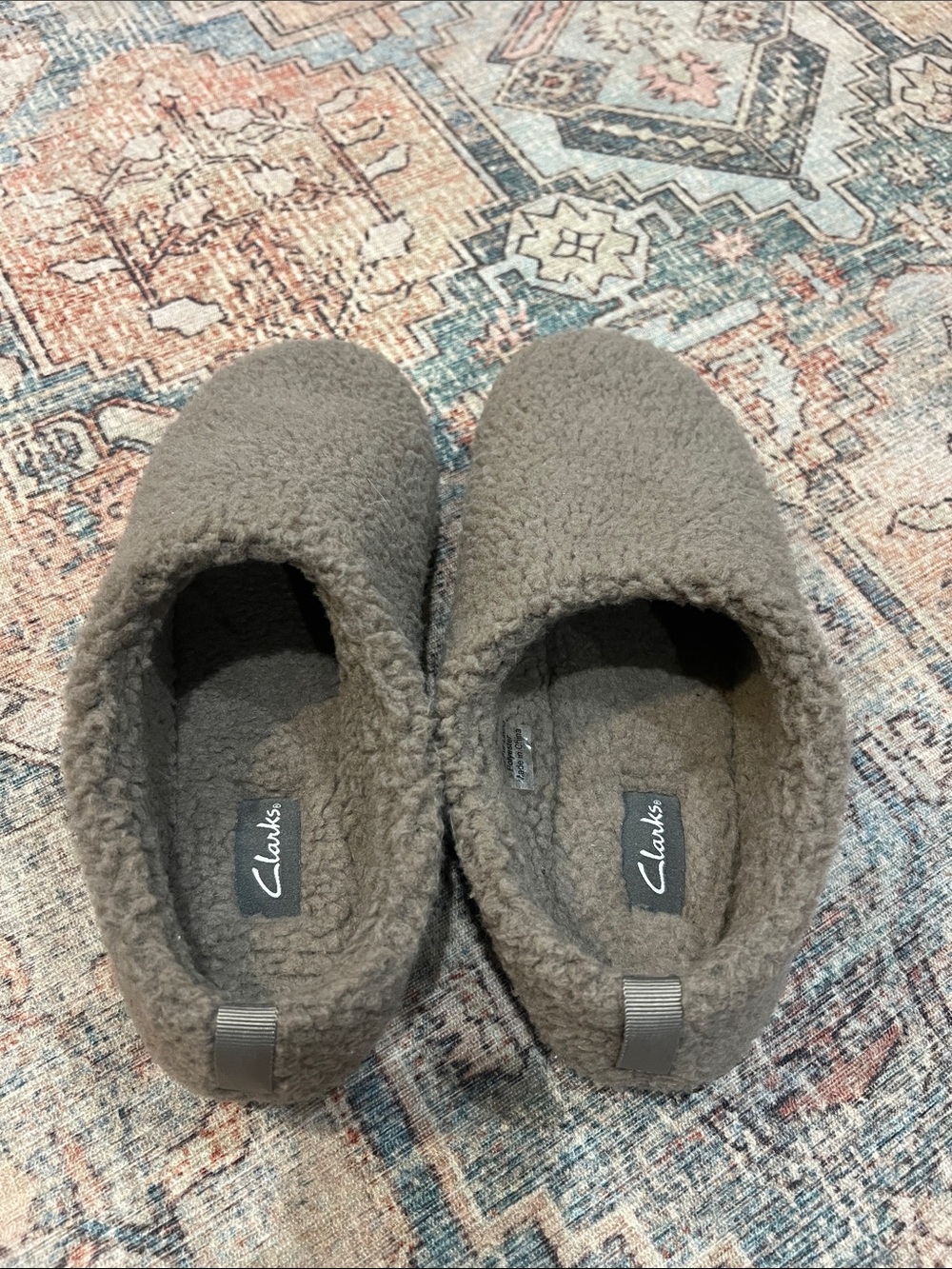 Clarks Mens Gray Sherpa Slip-On Slippers size 11